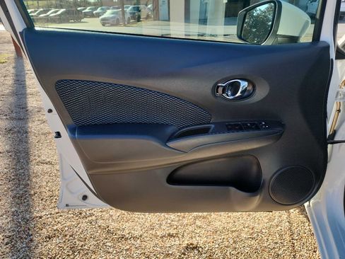 Used 2015 Nissan Versa Note SV image 12