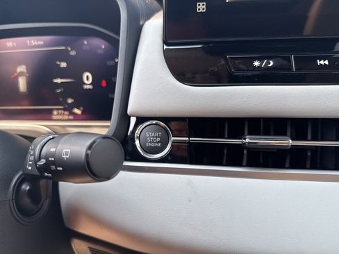 New 2025 Mitsubishi Outlander SE image 31