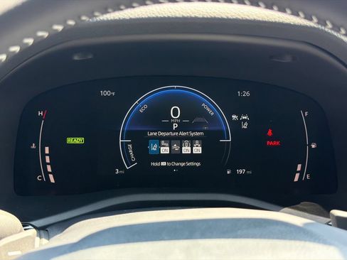 New 2026 Toyota Camry Hybrid FWD image 32