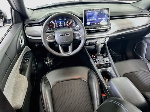 Used 2023 Jeep Compass Latitude w/ Convenience Group AWD/4WD image 20