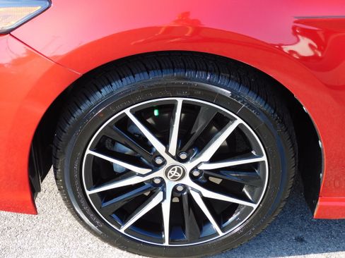 Used 2021 Toyota Camry SE image 8