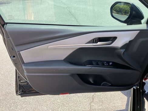 Used 2025 Toyota Camry SE w/ Convenience Package FWD image 14