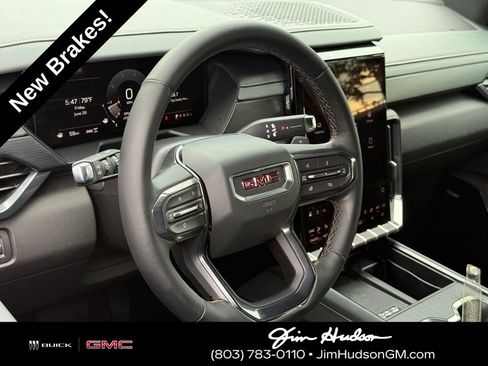 Certified 2024 GMC Acadia AT4 w/ Luxury Package AWD/4WD image 18