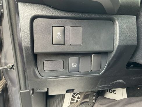 Used 2020 Toyota Tacoma SR5 AWD/4WD image 28