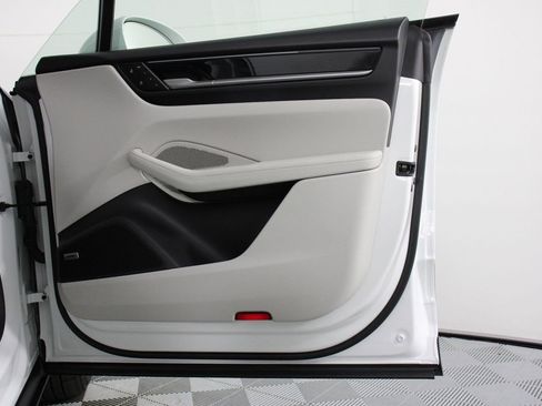 Certified 2024 Porsche Macan 4 Electric image 23