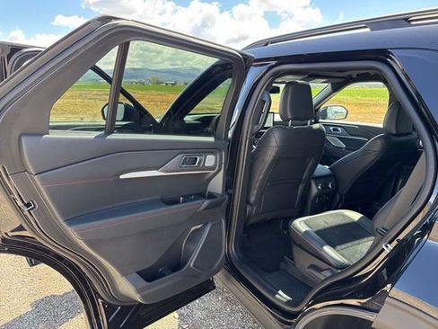 Used 2025 Ford Explorer ST AWD/4WD image 27
