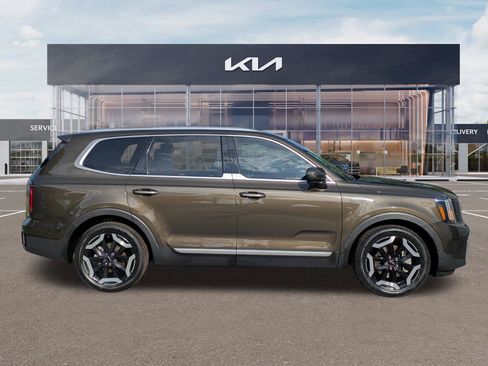 Certified 2024 Kia Telluride EX FWD image 3