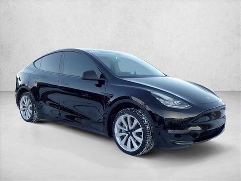 Used 2021 Tesla Model Y Long Range image 6