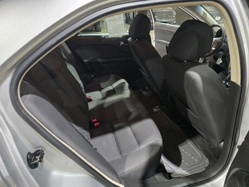 Used 2011 Ford Fusion SE w/ 202A Rapid Spec Order Code FWD image 38
