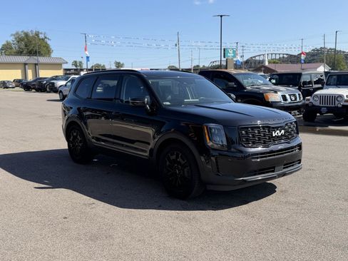 Used 2022 Kia Telluride EX w/ EX Premium Package AWD/4WD image 3