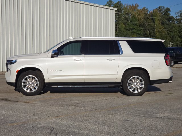 Used 2024 Chevrolet Suburban Premier w/ Premium Package AWD/4WD image 2