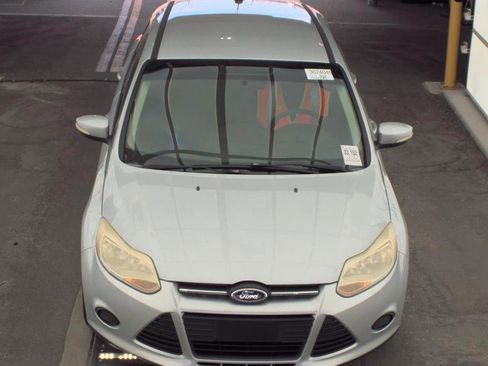 Used 2013 Ford Focus SE FWD image 2