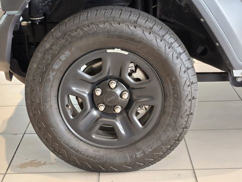 Used 2025 Jeep Wrangler Sport image 10