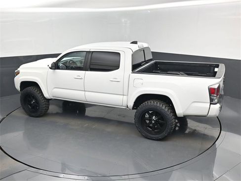 Used 2020 Toyota Tacoma TRD Off-Road image 37