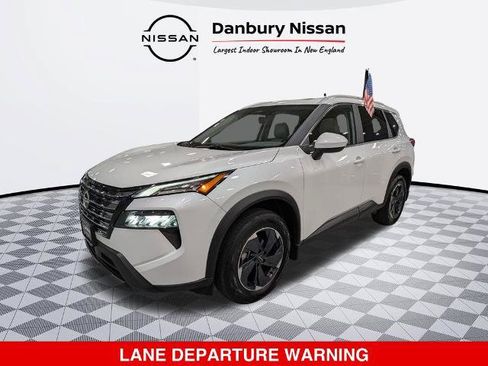 Certified 2025 Nissan Rogue SV w/ SV Premium Package AWD/4WD image 8