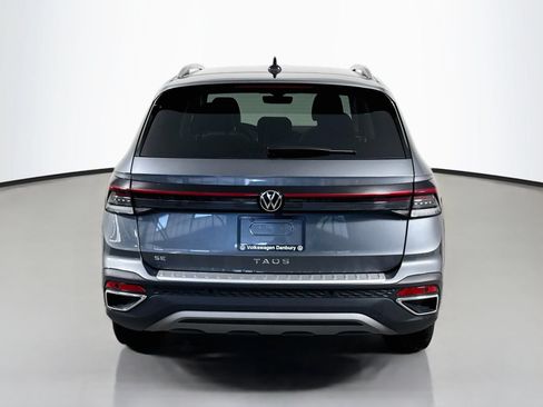 Used 2025 Volkswagen Taos SE FWD image 10