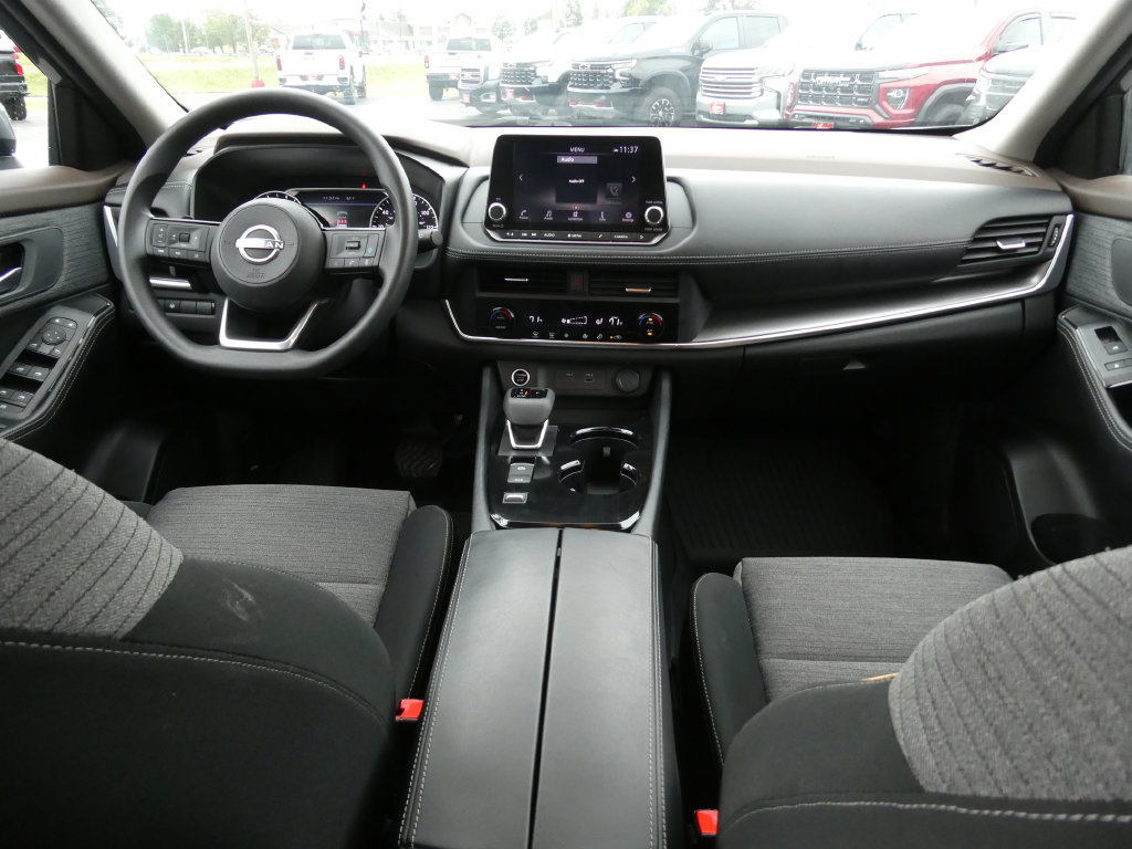 Used 2023 Nissan Rogue SV FWD image 20