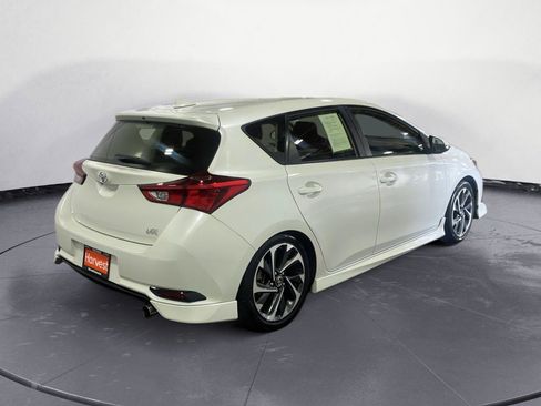 Used 2018 Toyota Corolla iM w/ All-Weather Mat Package FWD image 7