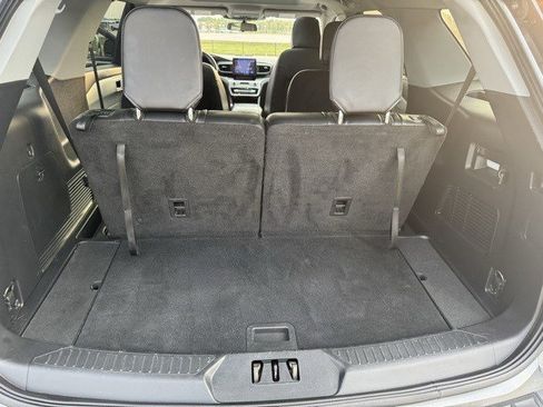 Used 2022 Ford Explorer XLT w/ Equipment Group 202A image 28