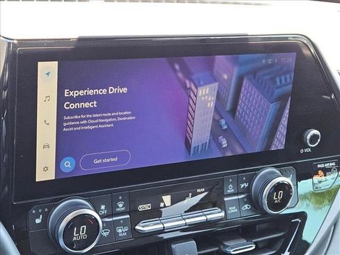 Used 2023 Toyota Highlander XLE image 11