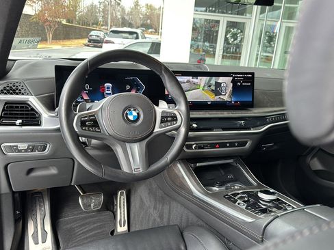 Used 2023 BMW X7 xDrive40i w/ Executive Package image 16
