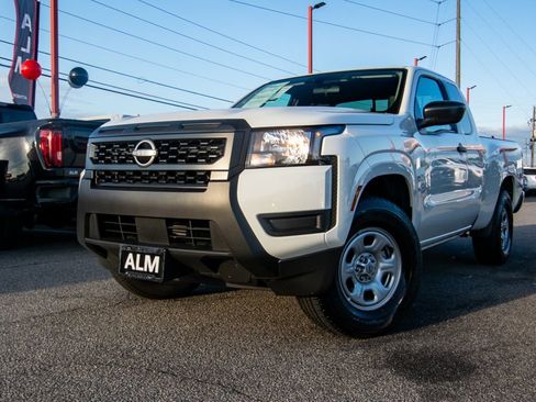Used 2025 Nissan Frontier S w/ S Utility Package image 7