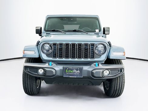 Used 2024 Jeep Wrangler Unlimited w/ Convenience Group AWD/4WD image 2