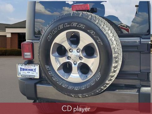 Used 2017 Jeep Wrangler Unlimited Sahara w/ Dual Top Group image 8