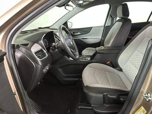 Used 2018 Chevrolet Equinox LS FWD image 13