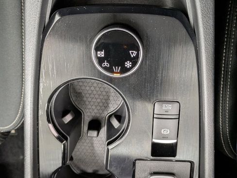 Used 2024 Nissan Rogue SV AWD/4WD image 9