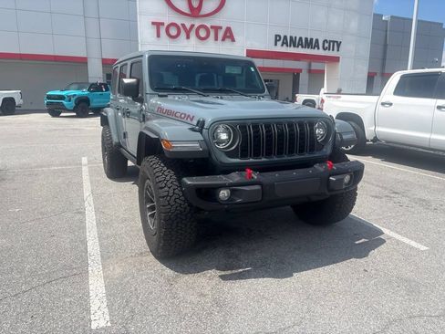 Used 2024 Jeep Wrangler Unlimited Rubicon AWD/4WD image 6