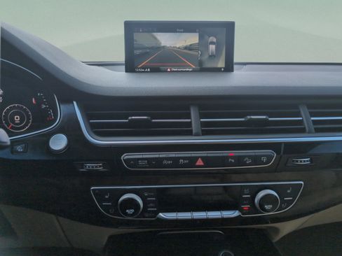 Used 2017 Audi Q7 3.0T Prestige image 26