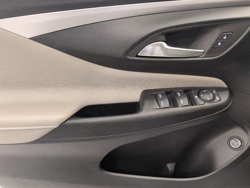 Certified 2024 Buick Envista Avenir FWD image 26