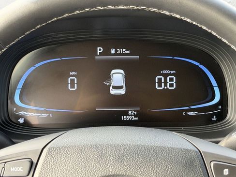 Used 2025 Hyundai Venue SEL FWD image 15