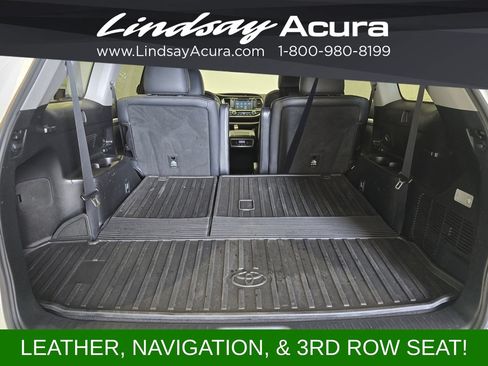 Used 2019 Toyota Highlander XLE AWD/4WD image 8