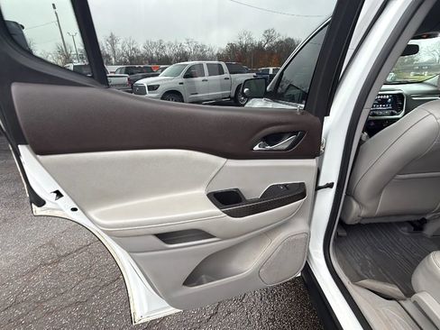 Used 2019 GMC Acadia SLT w/ LPO, Floor Liner Package image 11