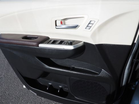 Used 2024 Toyota Sienna Platinum image 12