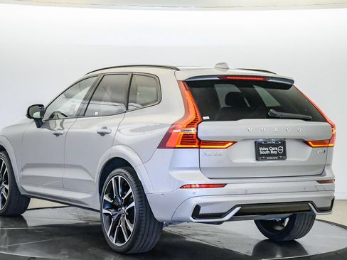 Certified 2023 Volvo XC60 B5 Ultimate w/ Climate Package AWD/4WD image 2