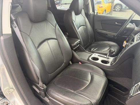 Used 2012 GMC Acadia SLT FWD image 10