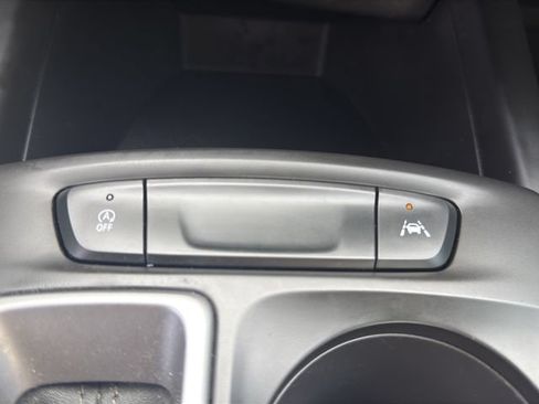 Used 2025 Chevrolet Trax LS FWD image 19