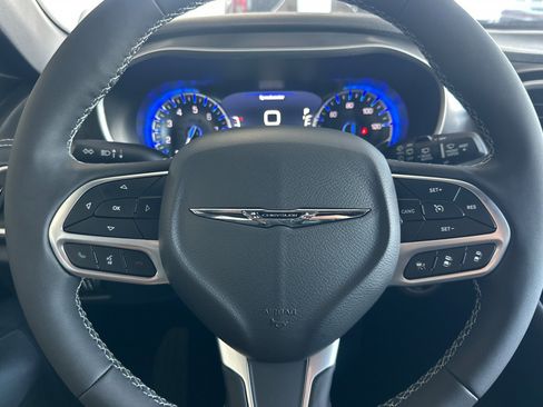 New 2026 Chrysler Pacifica Select image 24