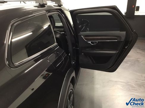 Used 2020 Volvo V90 T6 Cross Country image 34