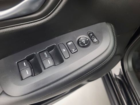 Used 2023 Honda HR-V LX image 16