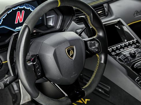 Used 2017 Lamborghini Aventador LP 750-4 Superveloce AWD/4WD image 18