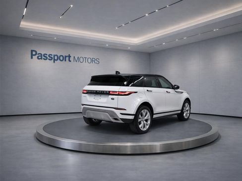 Used 2023 Land Rover Range Rover Evoque SE AWD/4WD image 4