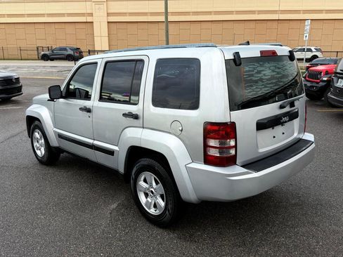 Used 2011 Jeep Liberty Sport image 5