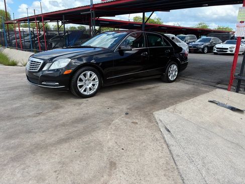 Used 2013 Mercedes-Benz E 350 Sedan image 34