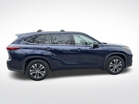 Used 2022 Toyota Highlander XLE image 7