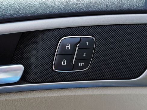 Used 2020 Ford Fusion SEL FWD image 19