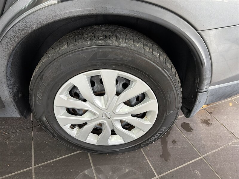 Used 2016 Nissan Rogue S FWD image 27